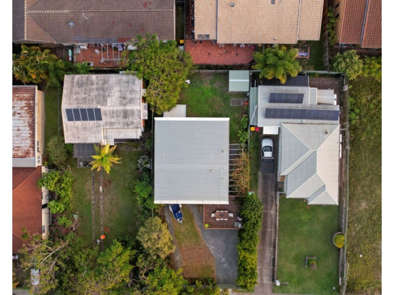 242 Central Street, Labrador QLD 4215