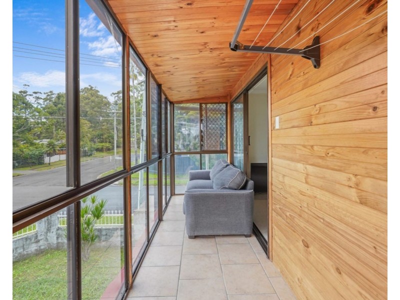 8 Serene Court, Arundel QLD 4214