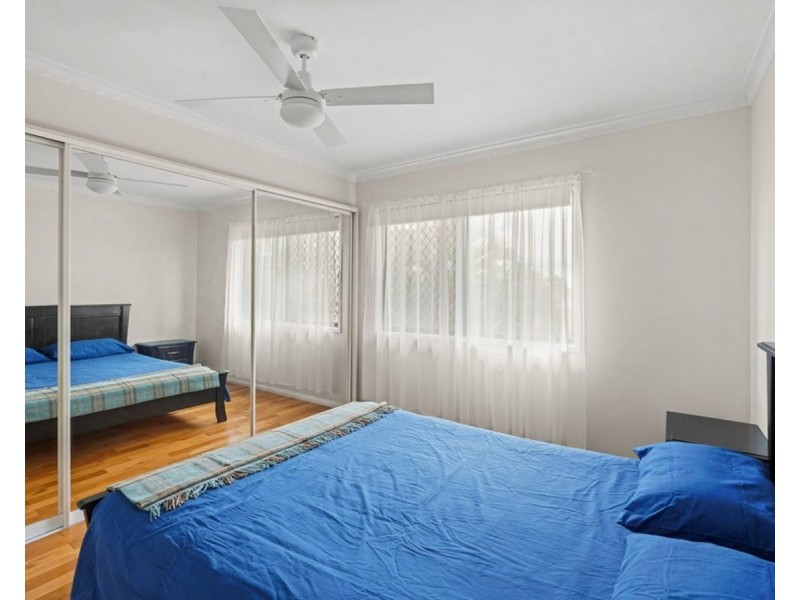 8 Serene Court, Arundel QLD 4214