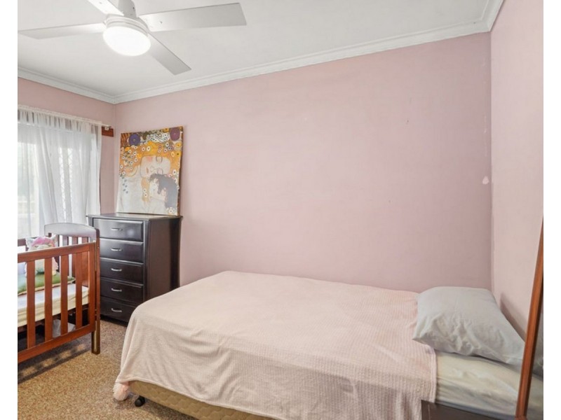 8 Serene Court, Arundel QLD 4214