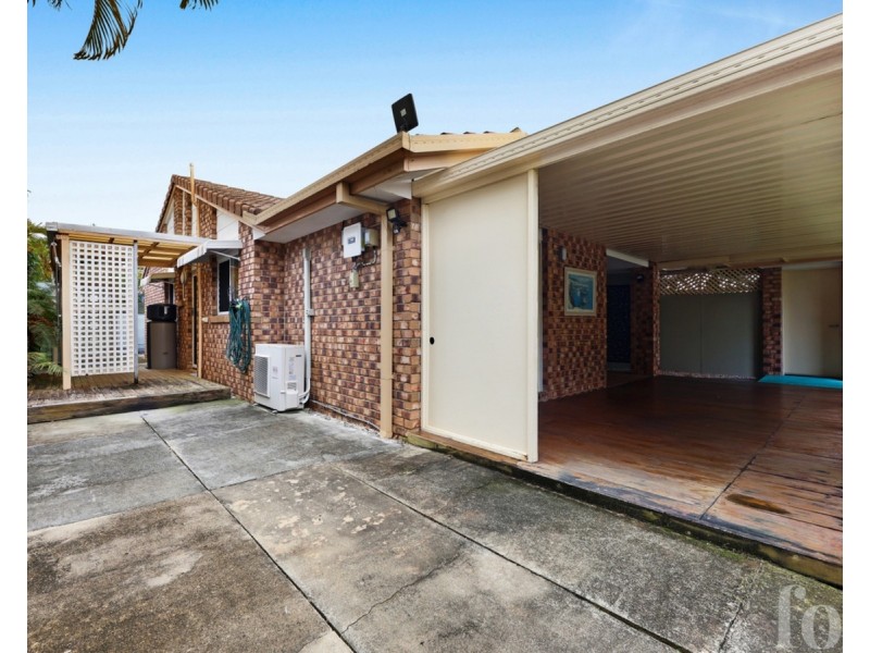 1/5 Clovelly Place, Labrador QLD 4215