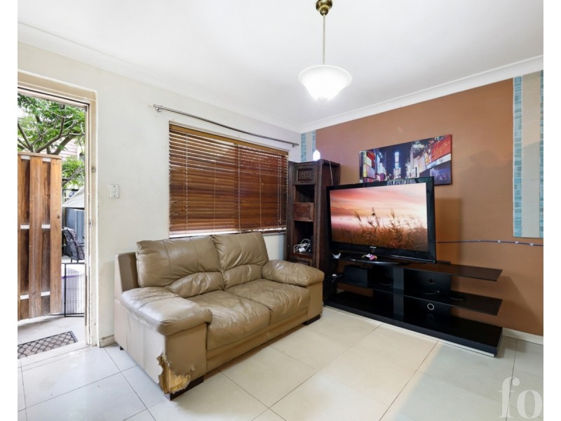 2/194 High Street, Southport QLD 4215