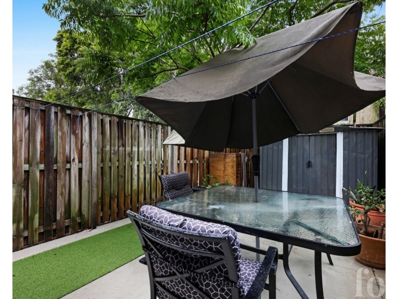 2/194 High Street, Southport QLD 4215