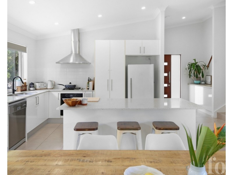 35 Sky Royal Terrace, Burleigh Heads QLD 4220
