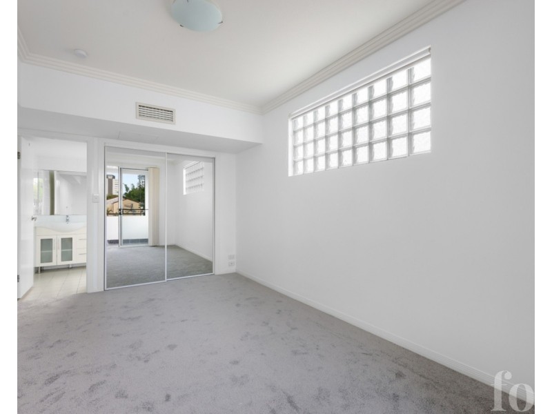 18/6-10 Rose Street, Southport QLD 4215