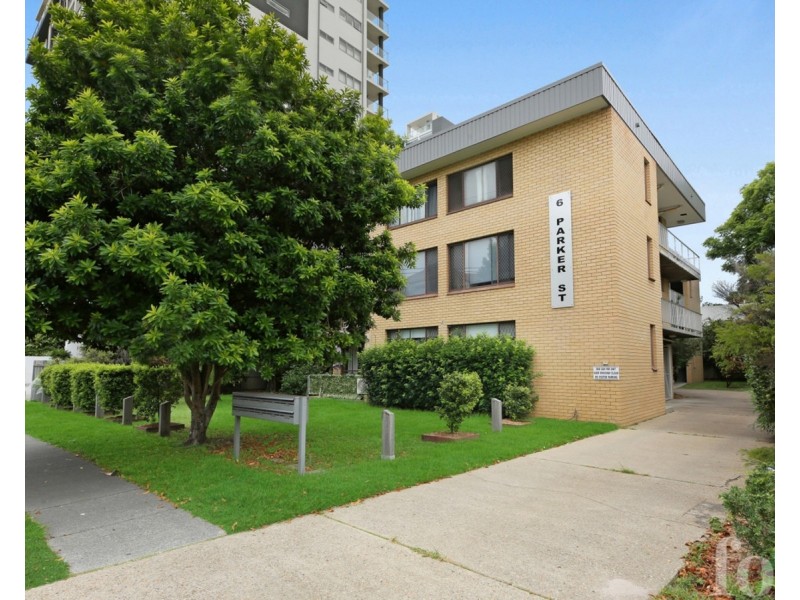 8/6 Parker Street, Labrador QLD 4215