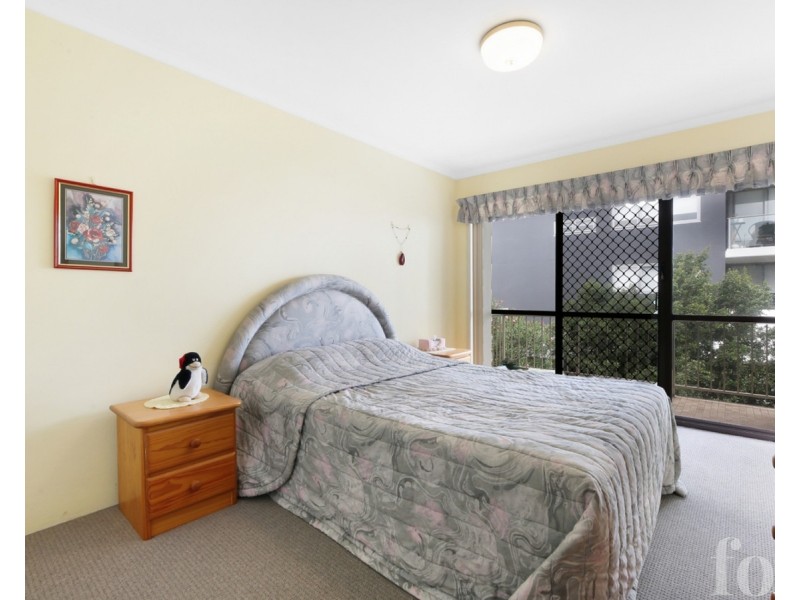 8/6 Parker Street, Labrador QLD 4215