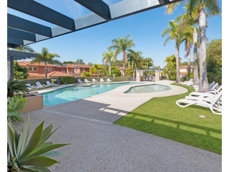 13/4 University Drive, Robina QLD 4226