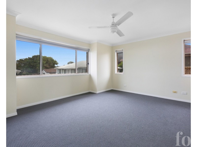 2/109 Pohlman Street, Southport QLD 4215