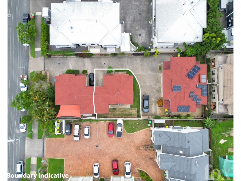 2/109 Pohlman Street, Southport QLD 4215