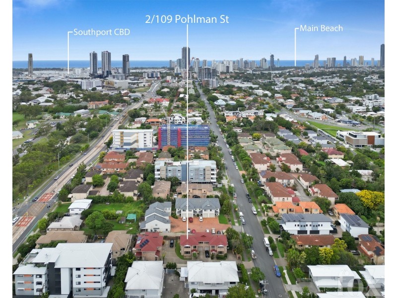 2/109 Pohlman Street, Southport QLD 4215