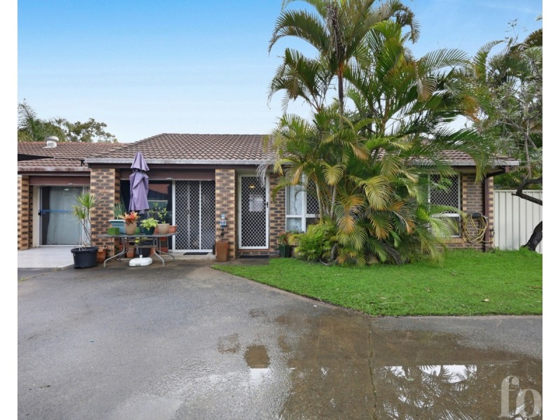 1/97 Olsen Avenue, Labrador QLD 4215