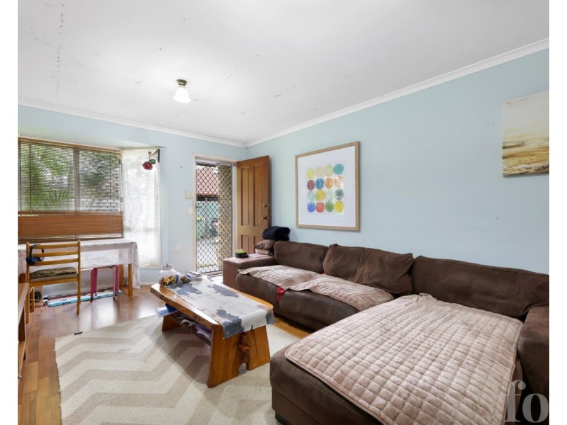 1/97 Olsen Avenue, Labrador QLD 4215