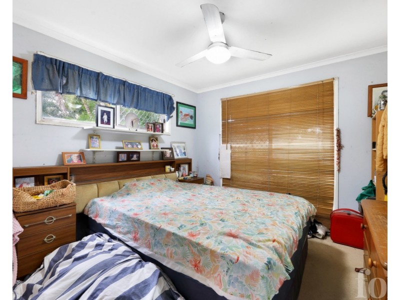 1/97 Olsen Avenue, Labrador QLD 4215