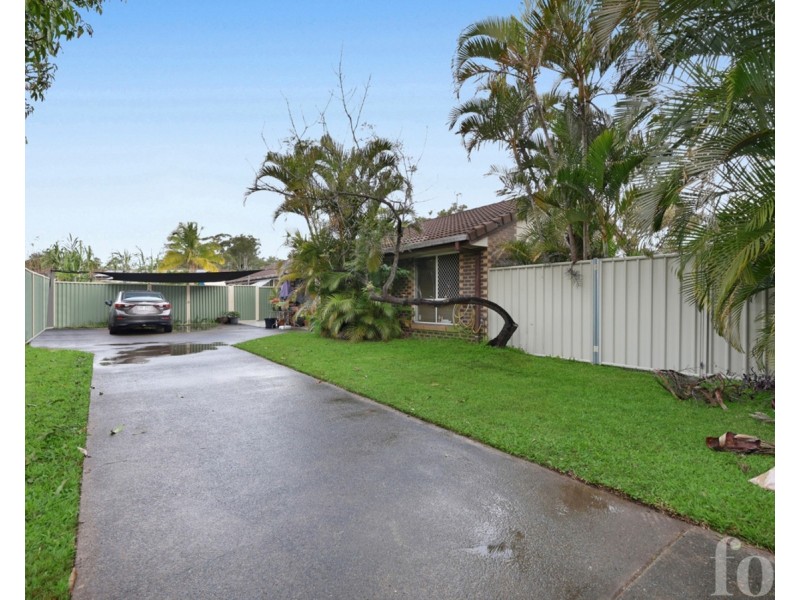 1/97 Olsen Avenue, Labrador QLD 4215