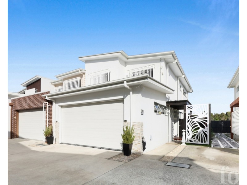 20/1 Waters Close, Hope Island QLD 4212