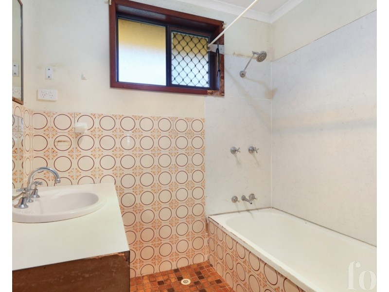 57 Nalkari Street, Coombabah QLD 4216