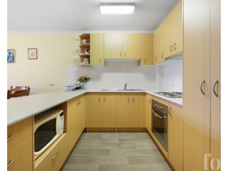8/6 Parker Street, Labrador QLD 4215