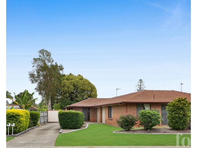 2/4 Stephenson Street, Labrador QLD 4215