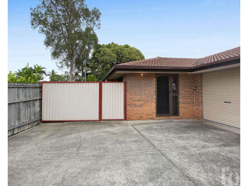 2/4 Stephenson Street, Labrador QLD 4215