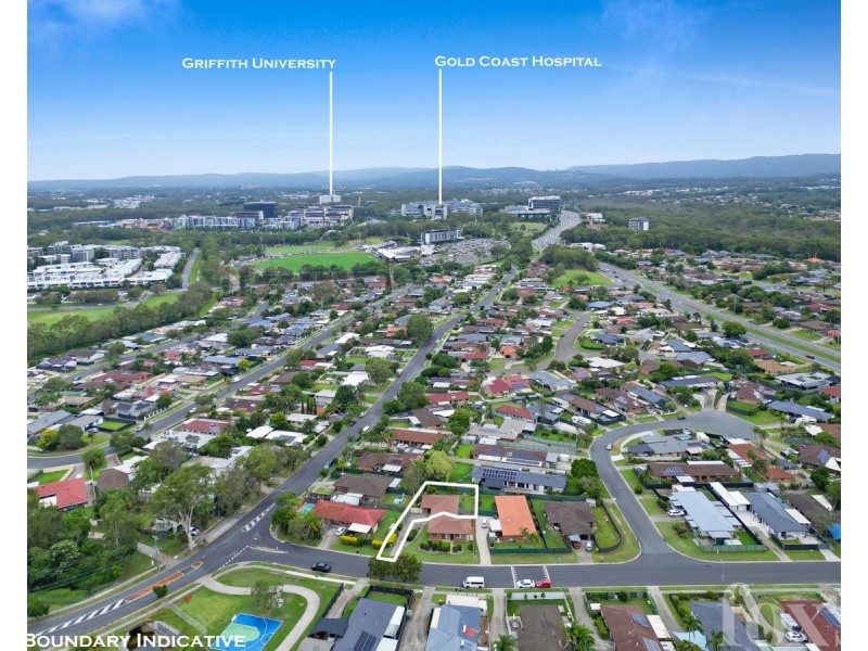 2/4 Stephenson Street, Labrador QLD 4215