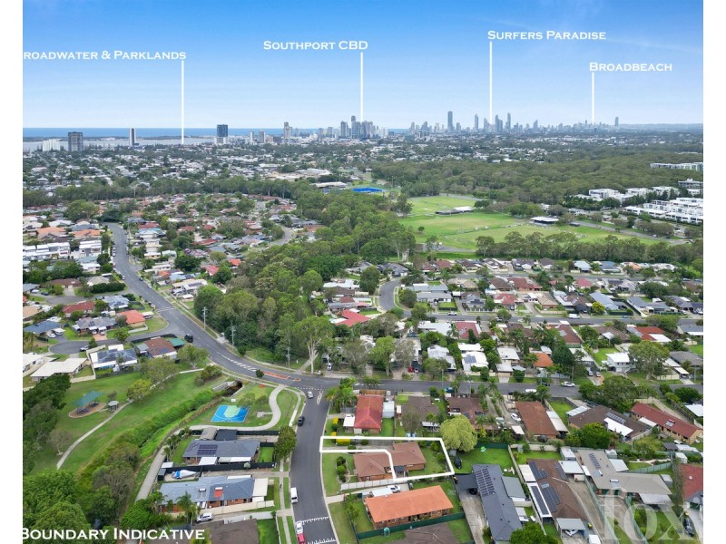 2/4 Stephenson Street, Labrador QLD 4215