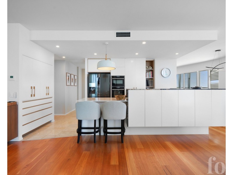 33/242 Marine Parade, Labrador QLD 4215