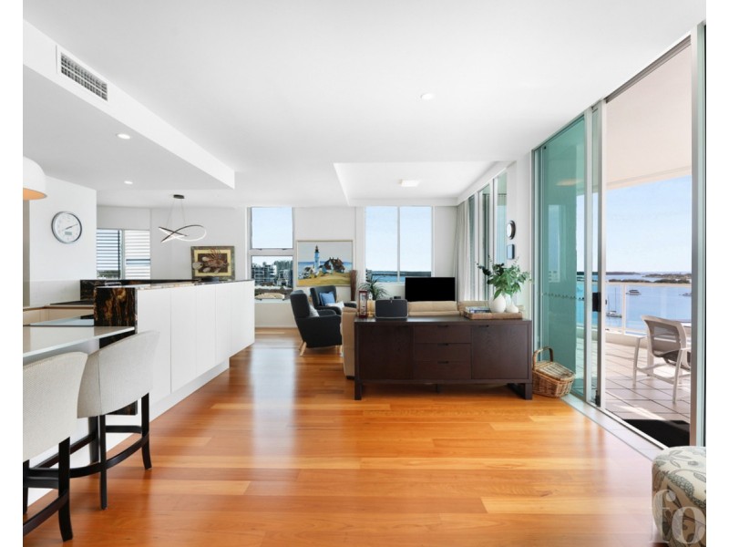 33/242 Marine Parade, Labrador QLD 4215