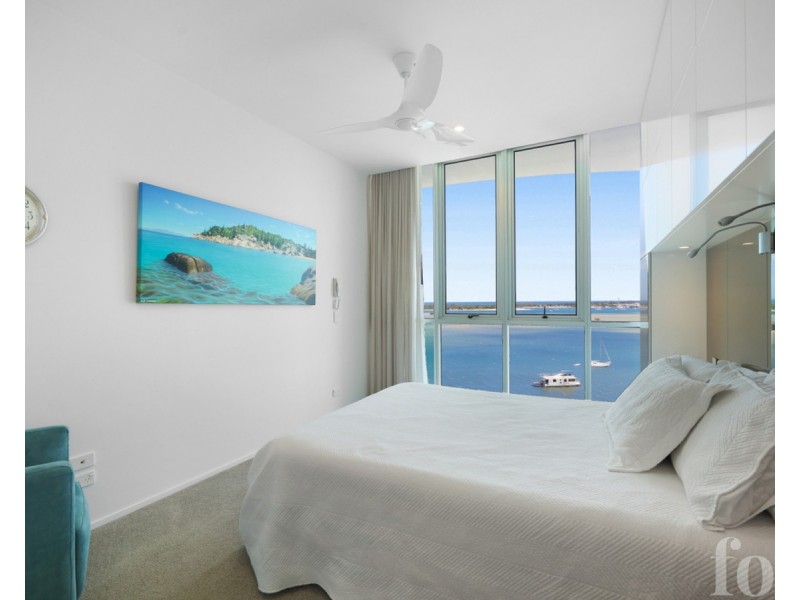 33/242 Marine Parade, Labrador QLD 4215