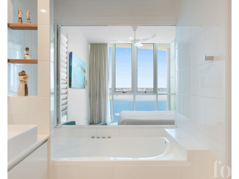 33/242 Marine Parade, Labrador QLD 4215