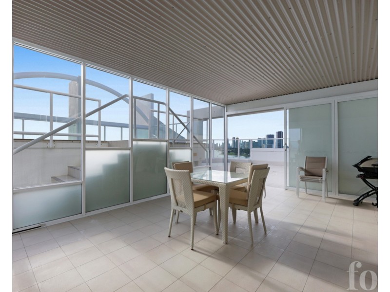 33/242 Marine Parade, Labrador QLD 4215