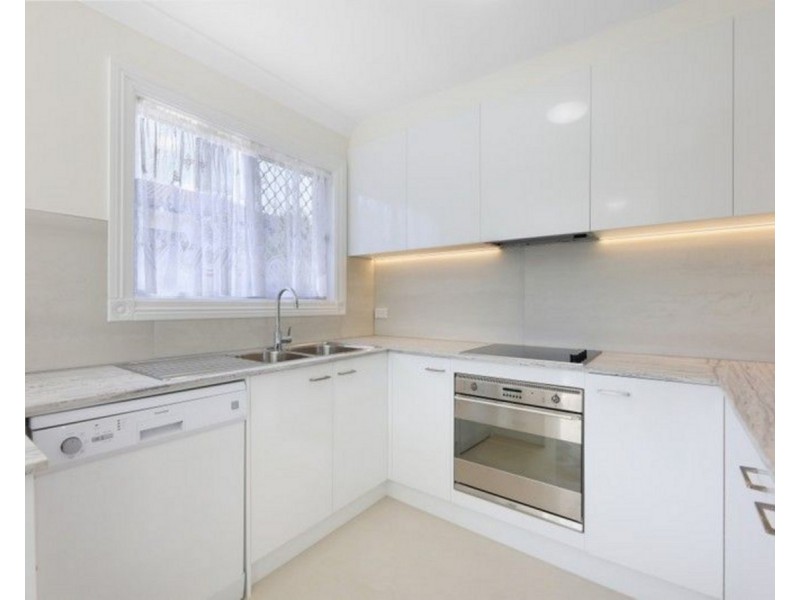 26 Jimmieson Avenue, Labrador QLD 4215