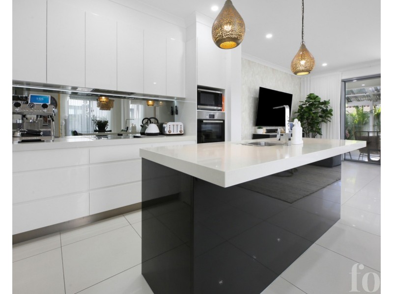 2/33 Parr Street, Biggera Waters QLD 4216