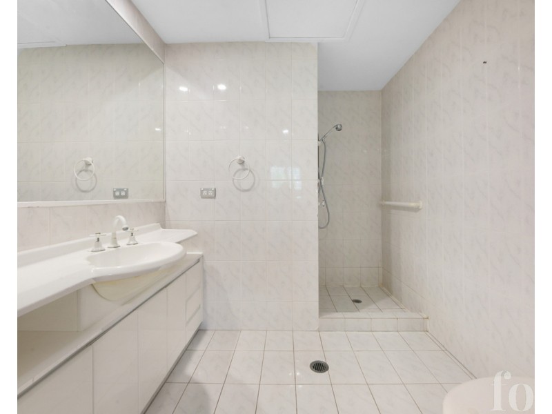 10/28 Marine Parade, Miami QLD 4220