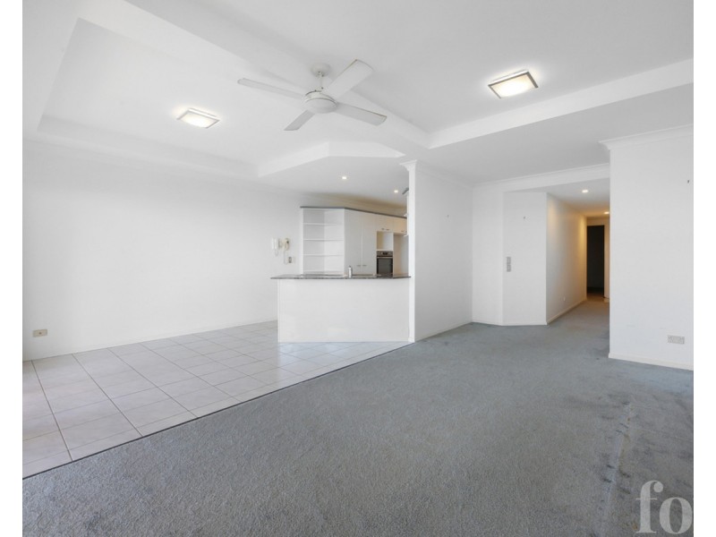 10/28 Marine Parade, Miami QLD 4220
