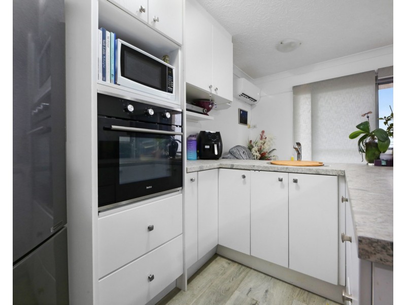 31/106-108 Marine Parade, Southport QLD 4215