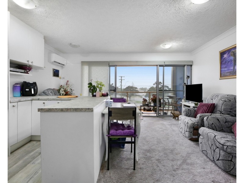 31/106-108 Marine Parade, Southport QLD 4215
