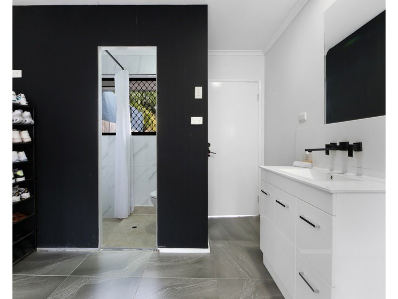 1/9 Jean Street, Labrador QLD 4215