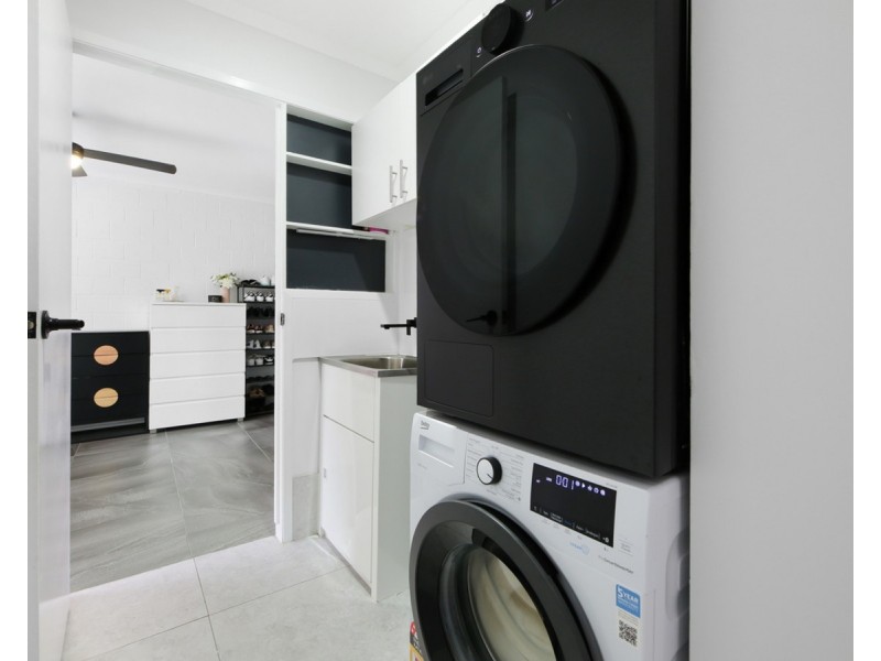 1/9 Jean Street, Labrador QLD 4215