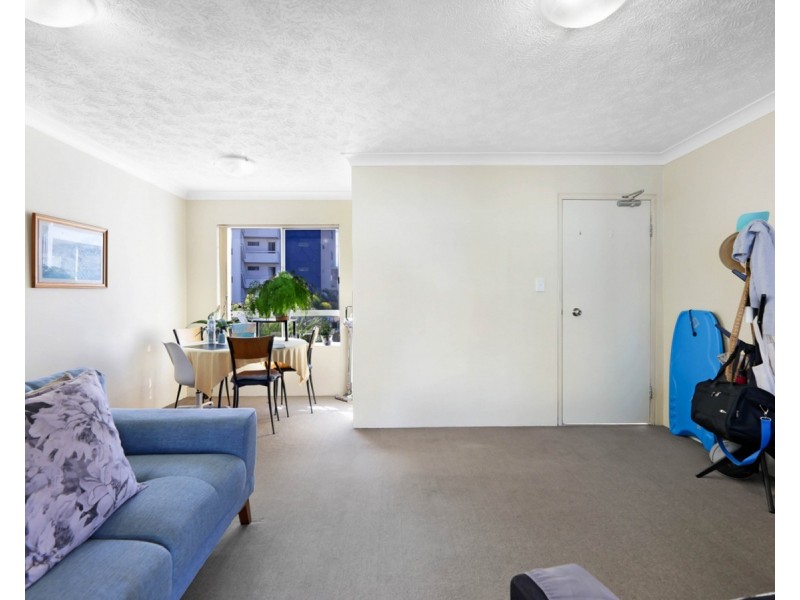 30/3-5 Norman Street, Southport QLD 4215