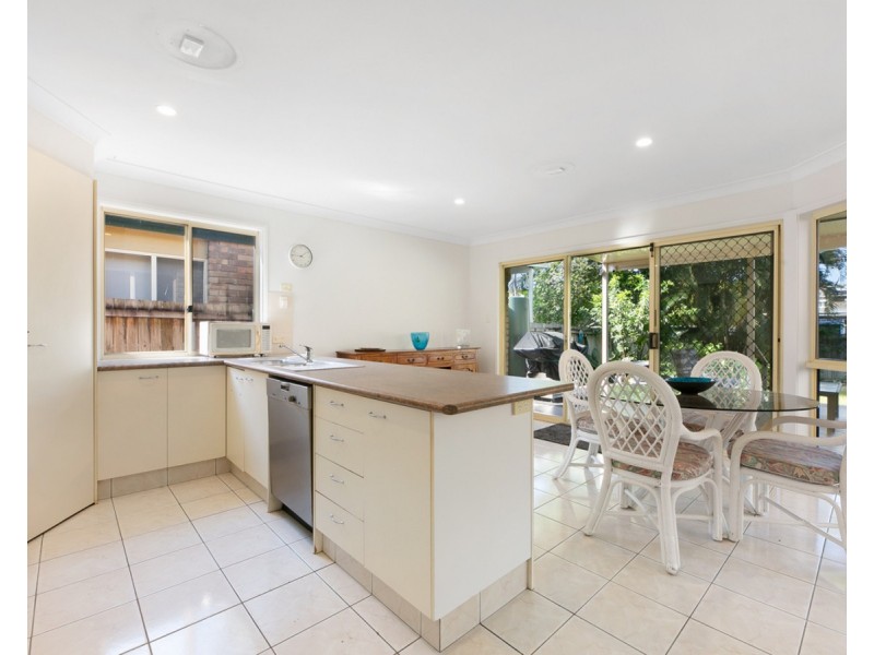 37 Ernest Street, Labrador QLD 4215
