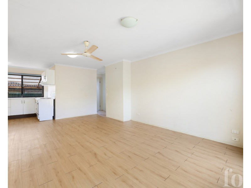 1/271 Government Road, Labrador QLD 4215