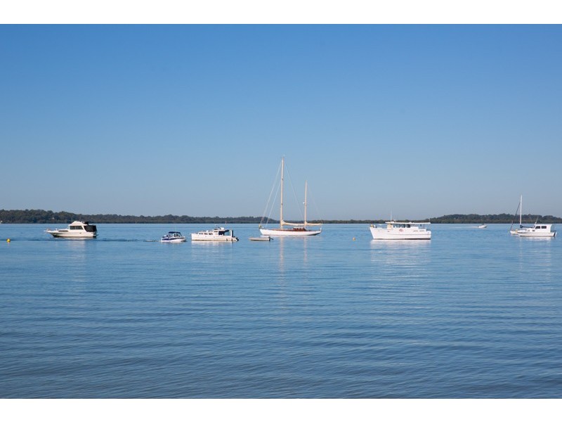 17 Carefree Street, Coochiemudlo Island QLD 4184