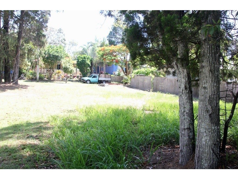 17 Carefree Street, Coochiemudlo Island QLD 4184