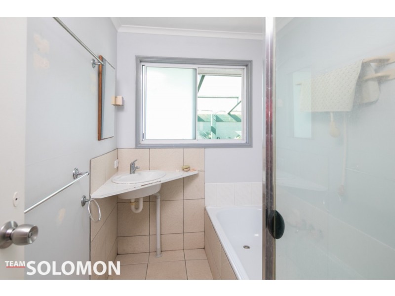 3 Moonah Street, Coochiemudlo Island QLD 4184