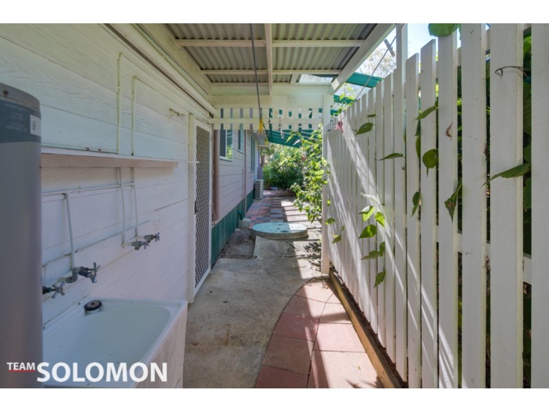 3 Moonah Street, Coochiemudlo Island QLD 4184