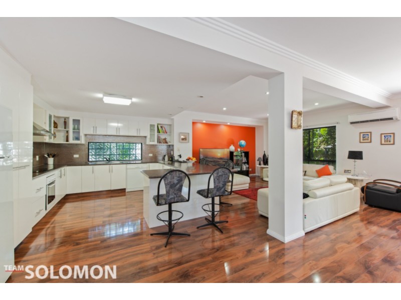 14 Carefree Street, Coochiemudlo Island QLD 4184