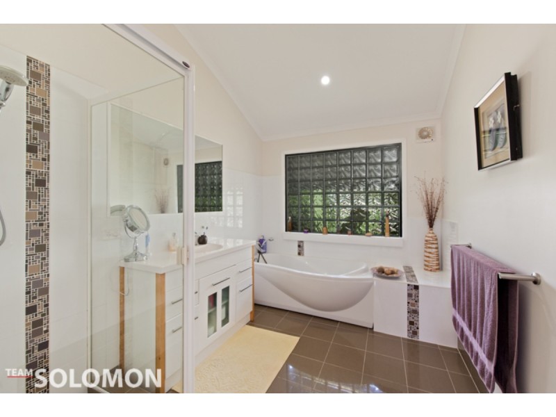 14 Carefree Street, Coochiemudlo Island QLD 4184