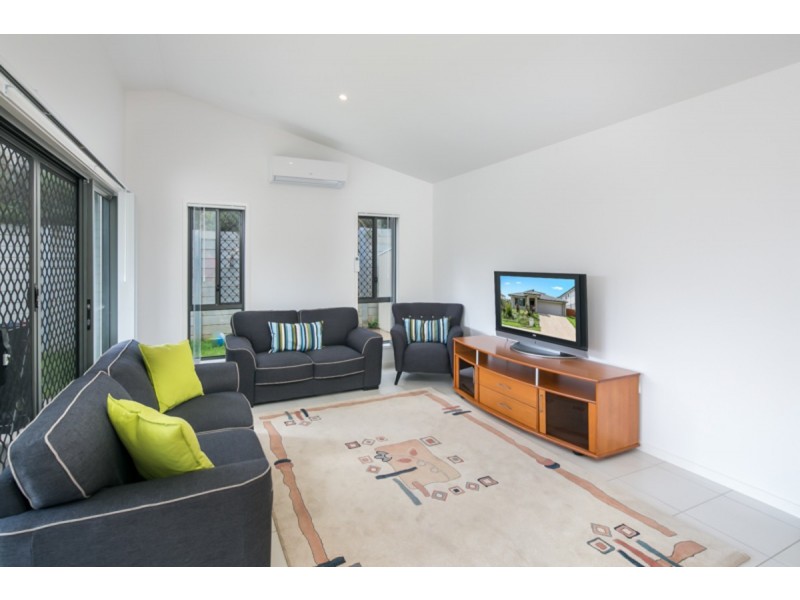 84 Pioneer Drive, Kuraby QLD 4112