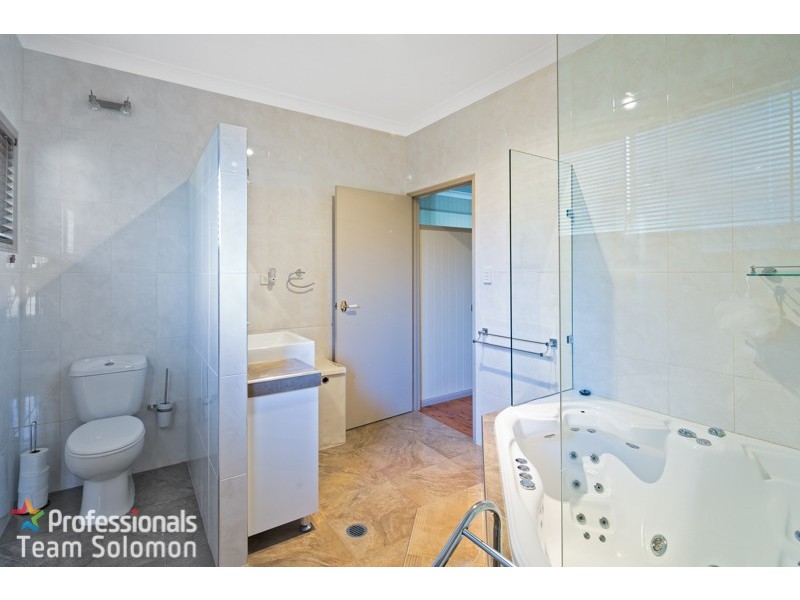 10 Carefree Street, Coochiemudlo Island QLD 4184